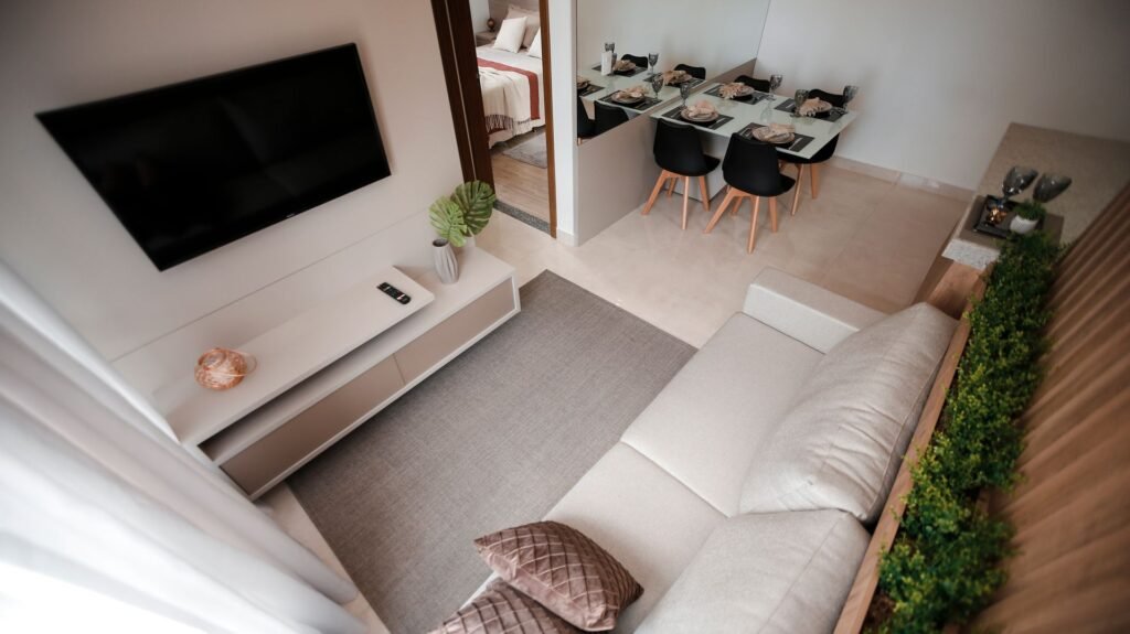 Salon et salle à manger contemporains d'un appartement en sous-location